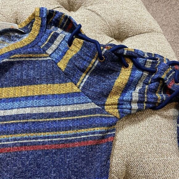 ‎Striped Laced Up Arm Top - Picture 4 of 14